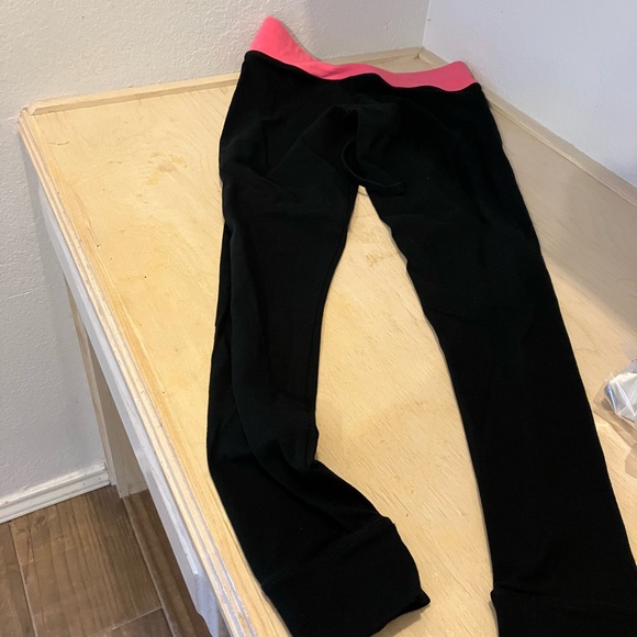 PINK Victoria's Secret Black Leggings with Vibrant Pink Waistband - Picture 2 of 3